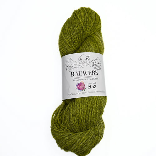 Frida auf Rauwerk No2- Kardamom/Kies - handgefärbt - 100% Wolle, Merino, Sport, 300m/100g - Rauwerk by Claudia Freiß - Frau von Strick