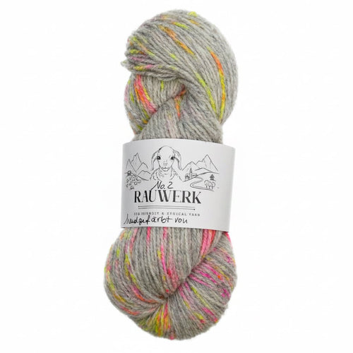 Frida auf Rauwerk No2 - Neon Dots/Quarz - handgefärbt - 100% Wolle, Merino, Sport, 300m/100g - Rauwerk by Claudia Freiß - Frau von Strick